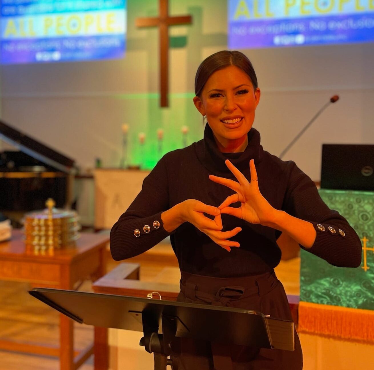 Kaylee-Magro-American-Sign-Language-Interpreter-Glendale-United-Methodist-Church-Nashville-TN-UMC