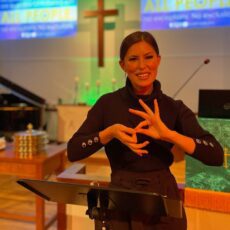 Kaylee-Magro-American-Sign-Language-Interpreter-Glendale-United-Methodist-Church-Nashville-TN-UMC