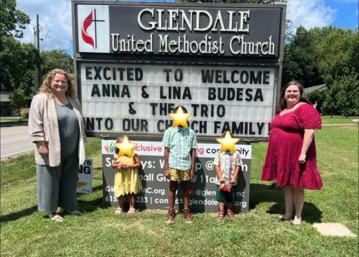 lina-and-anna-budesa-join-glendale-united-methodist-church-nashville-tn